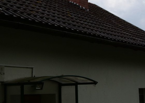 Klempířské práce - oplechování komínu, + střešní okno