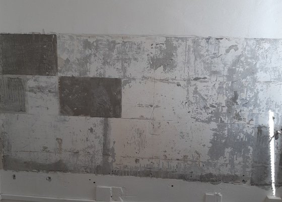 Zarovnání zdi a vymalovani