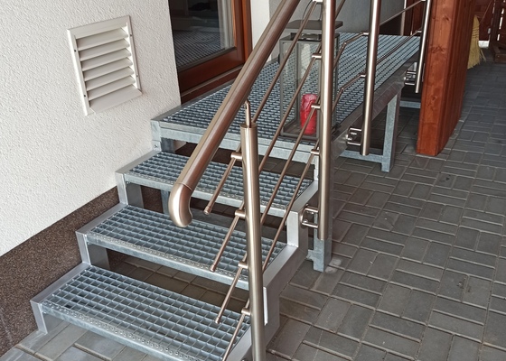 Pozinkované schodiště