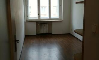 Vymalování bytu 52 m2 v Praze 3 - Vinohrady - stav před realizací