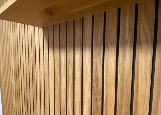 Dřevěný obklad vnitřní stěny
