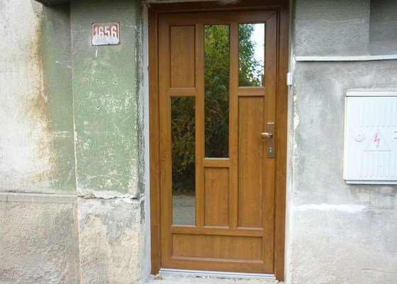 Výměna vchodových dveří a okna