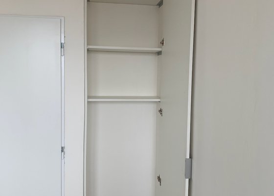 Vyrobení jednoduchých dveří, zástěny na výklenek ve zdi v bytě