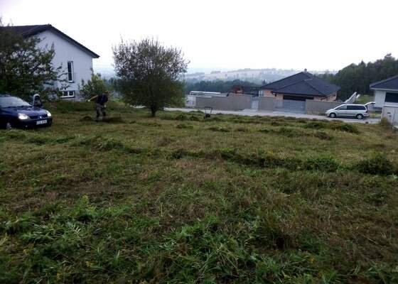 Posekání trávy, pozemek 1100 m2