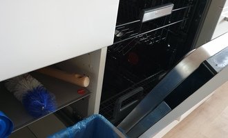 Oprava odtoku (nepo přítoku) myčky na nádobí + drobné opravy - stav před realizací
