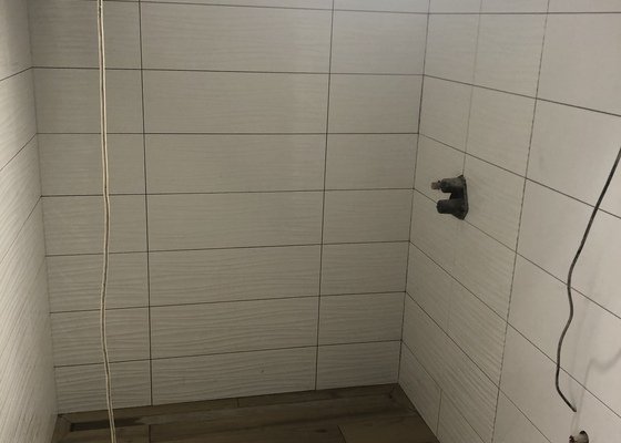 Rovnání stěn, štuky, obklad koupelny