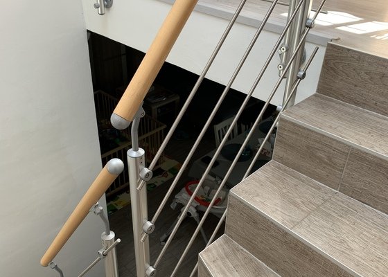 Úprava zábradlí na schodišti - bezpečnostní