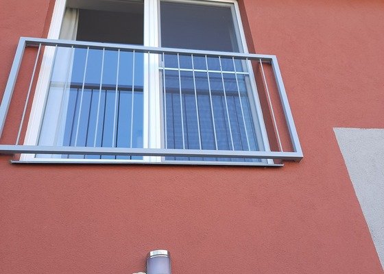 Okenní a dveřní síť proti hmyzu