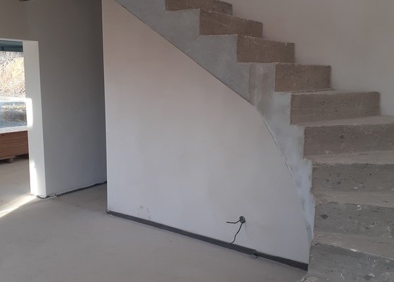Realizace betonové pohledové stěrky (Imitace betonu)