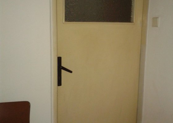 1. Posuvné dveře, 2. přimontovat shrnovací dveře, 3. zabudovaná myčka - přední stěna v lince