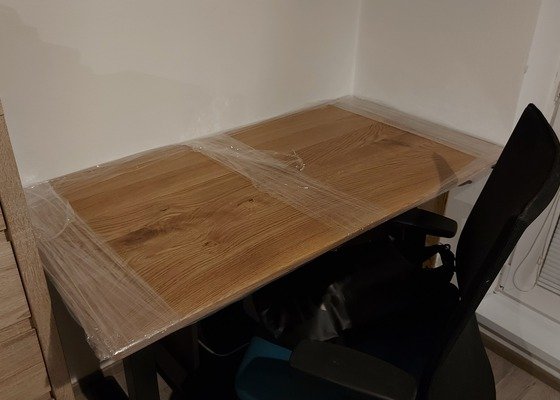 Deska pracovního stolu - dřevo, ořez, povrchová úprava