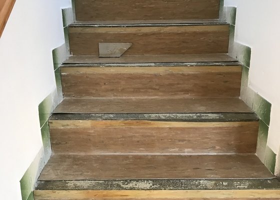 Obložení betonových schodů vinylovou podlahou