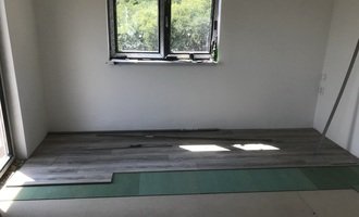 Izolace podlahy a finální pokládka vinylové plovoucí podlahy