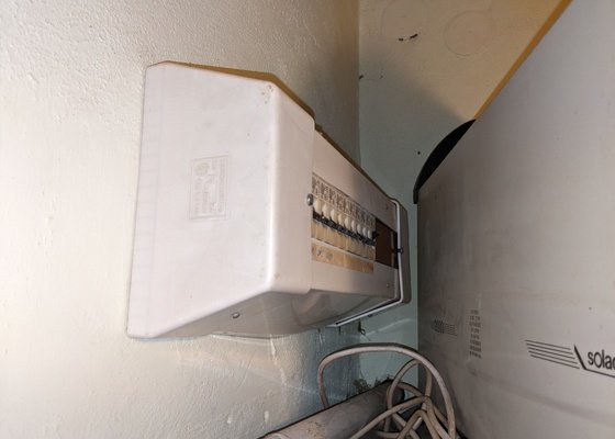 Připravit a propojit ovládací kabel HDO se stykačem z bytové rozvodnice k elektroměrovému rozvaděči