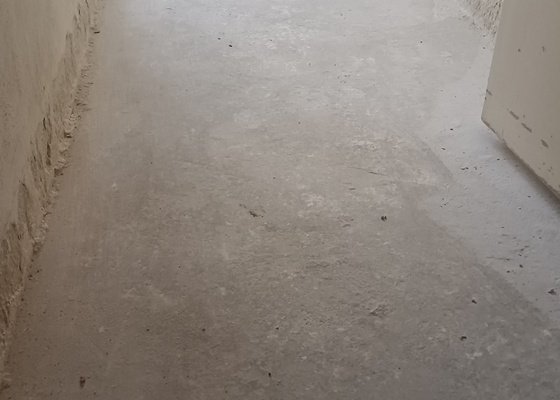 Potěrový beton + následné vylití podlah v bytě