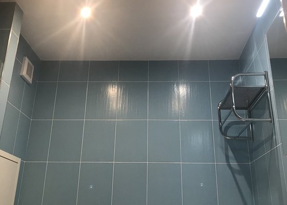 Přestavba panelákové koupelny na bezbariérovou