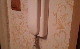 Oprava domovního telefonu - stav před realizací