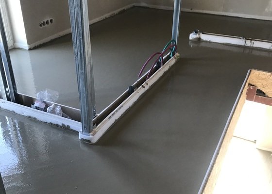 Litá betonová podlaha na podlahové topení