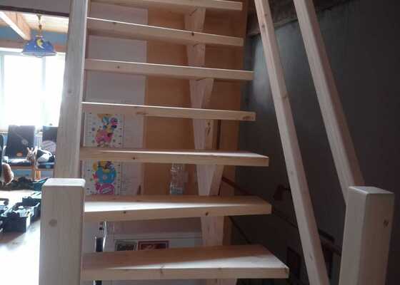 Rekonstrukce samonosného dřevěného schodiště do podkroví