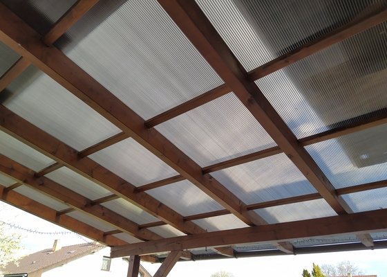 Oprava polykarbonátové střechy pergoly