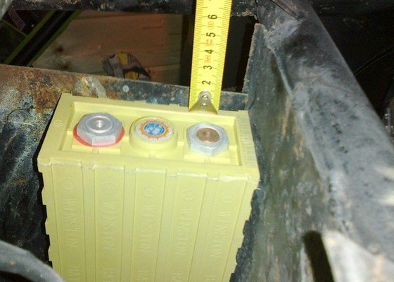 Nové uchycení nerez bateriové vany na elektrskútru, případně nová vana (nemusí být nerez)