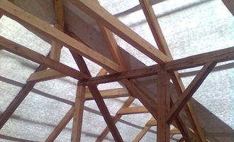 Rekonstrukce střechy - vazby, stavba komínů