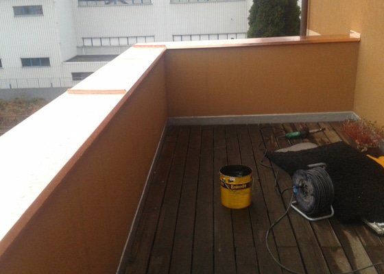 Oprava atiky - oplechování balkonové zdi