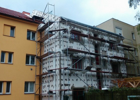 Kompletí rekonstrukce a zateplení fasády bytového domu