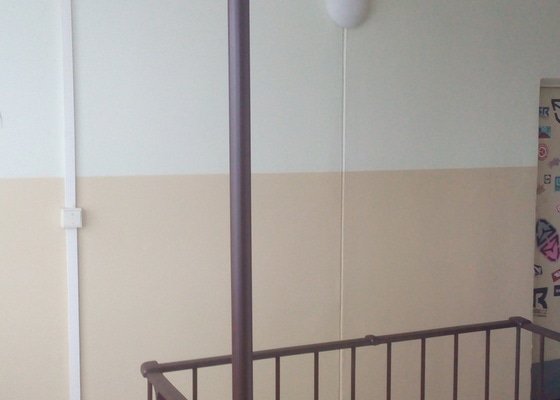 Instalace PIR čidel pro osvětlení v bytovém domě)