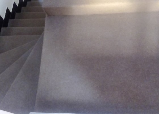 Obložení schodiště keramickou dlažbou